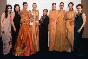 Salma Patel, Bilkis Siddat, Sulakshana Monga & Khadijha Tai with models