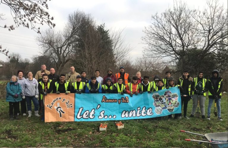 Charity organisations team up to plant bulbs in Dewsbury Country Park