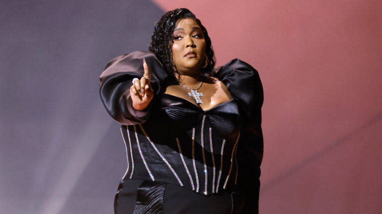 Lizzo intends to sue backup dancers for false allegations?