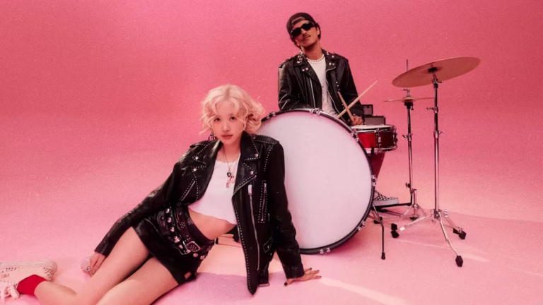 ROSÉ & Bruno Mars break spotify record with “APT”, as the song hits 900 million streams in 89 days