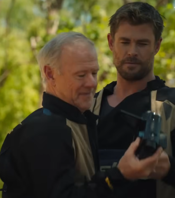 Chris Hemsworth embarks on an emotional journey with his father in ‘A Road Trip to Remember’
